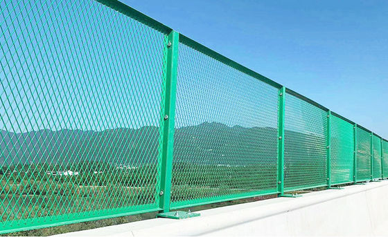 Galvanized Powder Coated Anti Glare Metal Mesh Fence For Highway In Stainless Steel