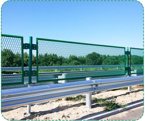 Roadway Safety Galvanized Powder Coated Anti-Glare Barbed Wire Fence For Highways