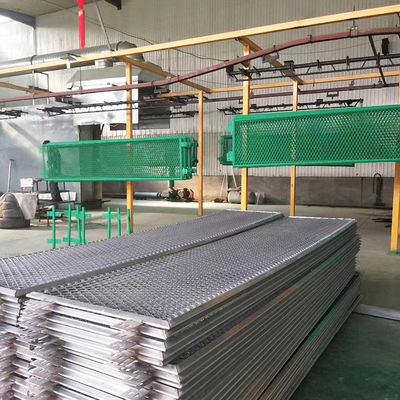 Chain Link Fence For Customized Anti Glare Traffic Barrier Mesh Fence Barbed Wire