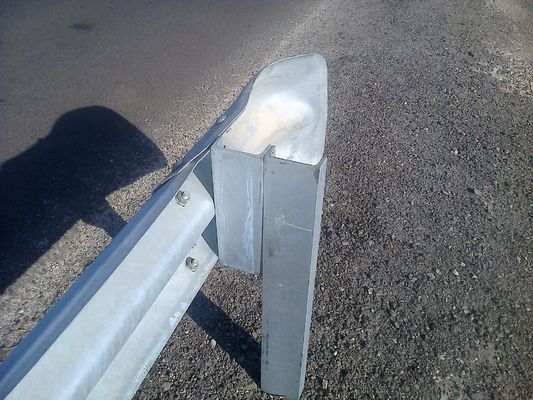 W Beam Guardrail AASHTO M-180 Standard and 550-600g/m2 Zinc Coating for Highway Safety