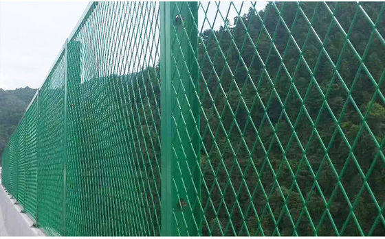 Outdoor Security Galvanized Coated Mesh Fence Barbed Wire Fence With Crowd Control Barrier