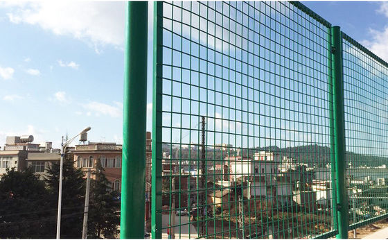 Outdoor Security Galvanized Coated Mesh Fence Barbed Wire Fence With Crowd Control Barrier