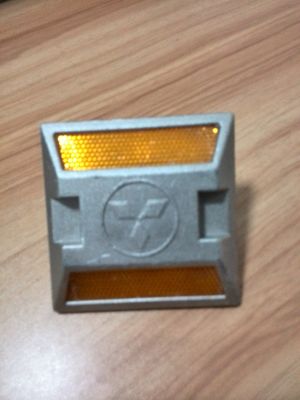 Customized Size Cast Aluminium Road Stud Reflective Cat Eye Made In with 50cm Height
