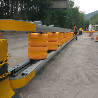 Highway Traffic Safety PU Foam Roller Barrier for Protecting Drivers and Pedestrians