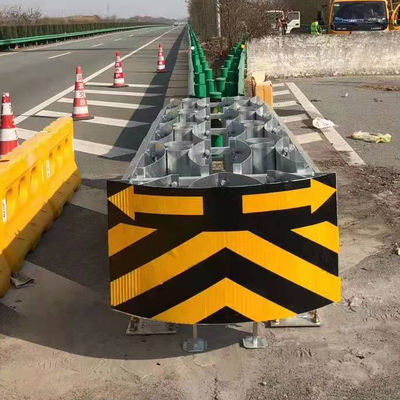 Galvanized Highway Traffic Safety Crash Cushions Ideal for Crowd Control Barrier Fence