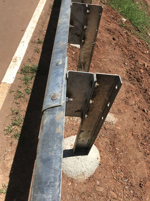 High Way Guard Rail Made by Steel in with Customized Design and AASHTO M-180 Standard