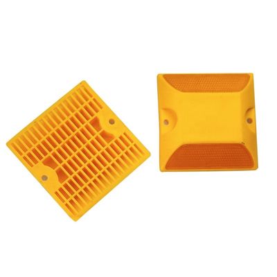 Road Safety Reflective Tape Square Road Stud with Yellow LED Color and 10cm-25cm Size