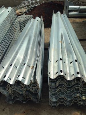 Highway Guardrail W Beams with Hot Dipped Galvanized Coating and Customized Length