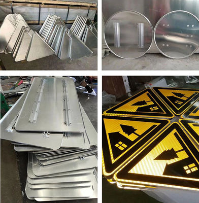 Custom Reflective Message Board Road Sign For Traffic Safety 10cm-25cm Reflective Tape