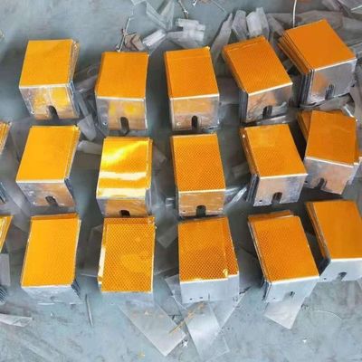 Highway Guardrail Mounted LED Light Red Blue Yellow White Green for Warning Sale