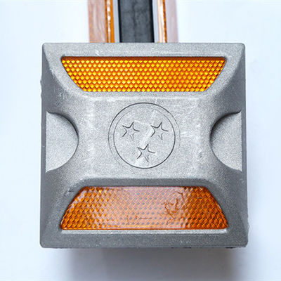 Yellow Square Solar Ground Light Road Stud Made of Casting Aluminum Alloy Plastic