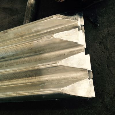 Highway Bridge Beam Guardrail with Customized Length and Hot Dipped Galvanized Finish