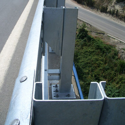 Galvanized Powder Coated Q235 Q345 Traffic Crash Barrier Highway Guardrail for Roads