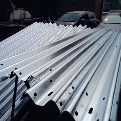 ISO 9001 W Beam Anti Collision Guardrail Galvanized Steel Highway Guardrail