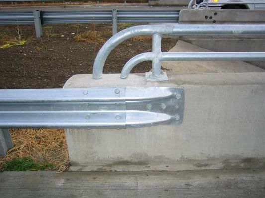 Road Safety Guardrail Bridge End Terminals with Galvanized and Powder Coated Coating