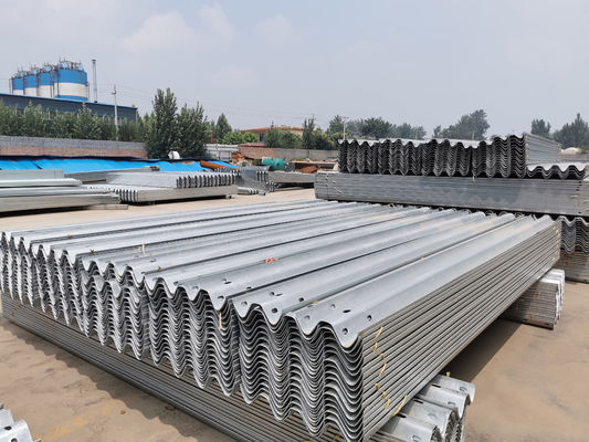 AASHTO M-180 W Beam/Thrie Beam Highway Guardrail Traffic Barrier for Customized Needs