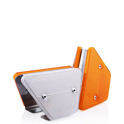 Road Side LED Light Plastic Reflector with Customized Color and Hot-dipped Galvanized