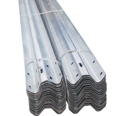 Highway Guardrail Road Barrier with Customized Design and ISO9001 2008 Certification