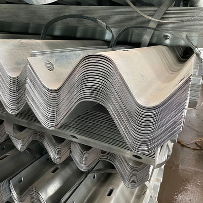 Customized Q235 Q345 Anti-Collision Highway Guardrail Rails Rail Guards Traffic Barrie