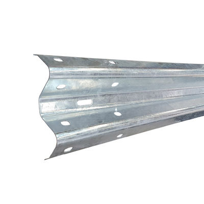 Highway Guardrail Metal Crash Barrier with CE/BV/ISO 9001/ISO14001/ISO 18001 Certificate
