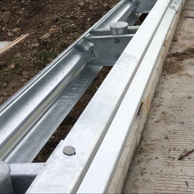 CE/BV/ISO Certified Safety Q235B Q345B Steel Highway Guardrail for Roadway Protection