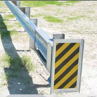 Hot Dippe Galvanized Thire Beam Highway Guardrail with Steel SKT Terminal End Exported to Africa