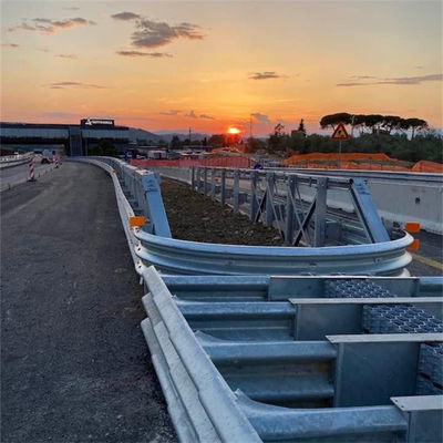 Highway Guardrail Galvanized Steel Fence CE/BV/ISO Certified and Powder Coated Finish