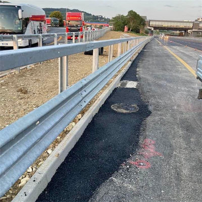 Hot Galvanized and Cold Rolled Road Barrier System Approved by AASHTO for Road Safety
