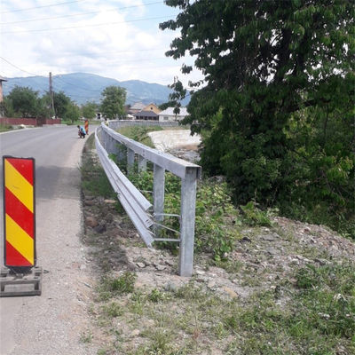 Road Safety Guardrail High Intensity Flex Beam Thrie Beam for Highway Security System