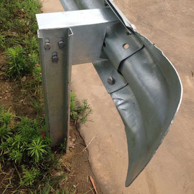 Anti-corrosion Metal Fishtail Bullnose Anchor Buffer Bridge Terminal End Thrie Beam Road Barrier