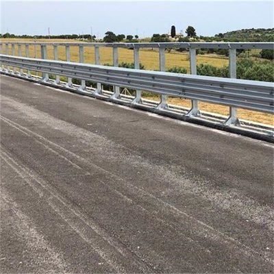 Galvanized W Beam Highway Guardrail with Hot Galvanized and Cold Rolled Technology