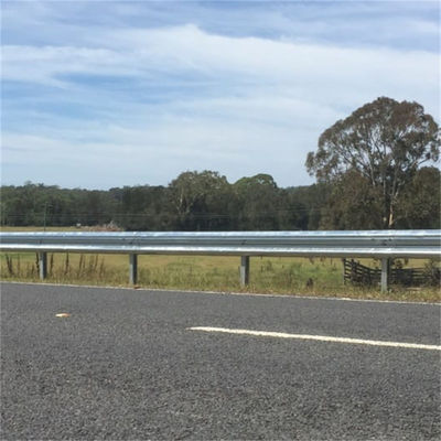 Galvanized W Beam Highway Guardrail with Hot Galvanized and Cold Rolled Technology