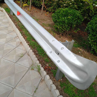 Professional Steel Terminal Guardrails with Anti-corrosion and Straight Barrier Design